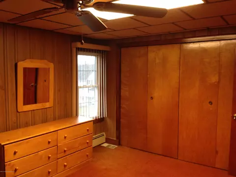 531 Edgar St, Throop, PA 18512 photo 26