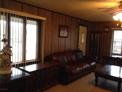 531 Edgar St, Throop, PA 18512 photo 14
