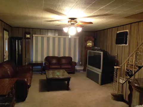 531 Edgar St, Throop, PA 18512 photo 17