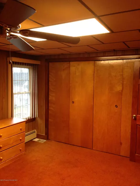 531 Edgar St, Throop, PA 18512 photo 28
