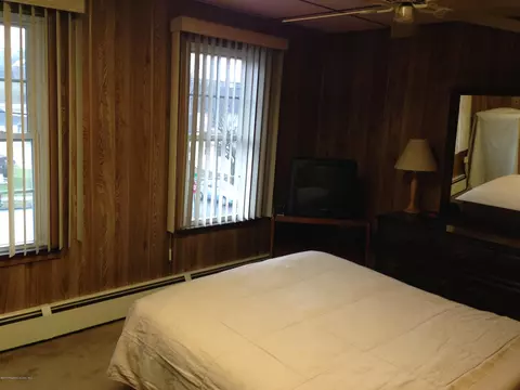 531 Edgar St, Throop, PA 18512 photo 24
