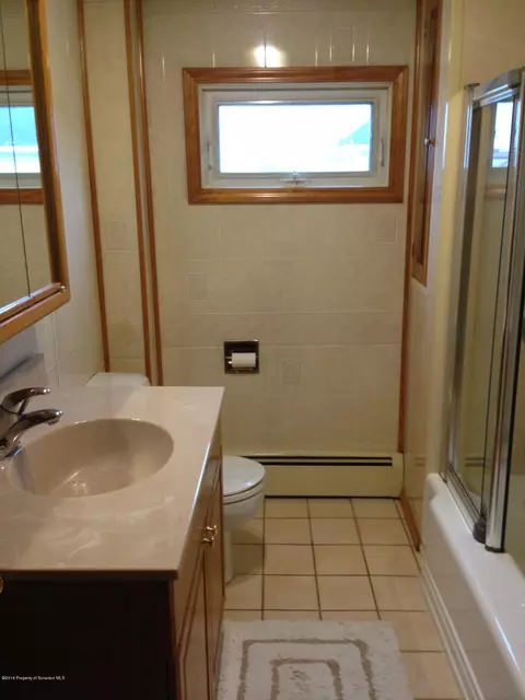 531 Edgar St, Throop, PA 18512 photo 19