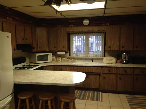 531 Edgar St, Throop, PA 18512 photo 8