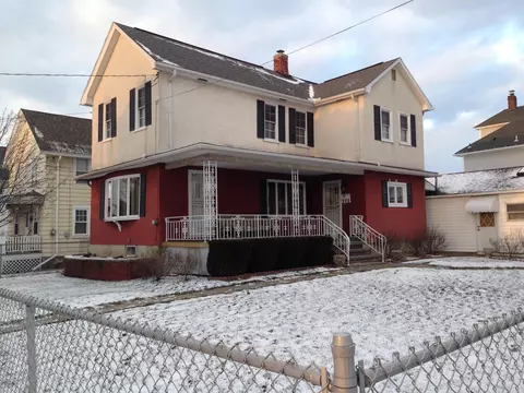 531 Edgar St, Throop, PA 18512 photo 2
