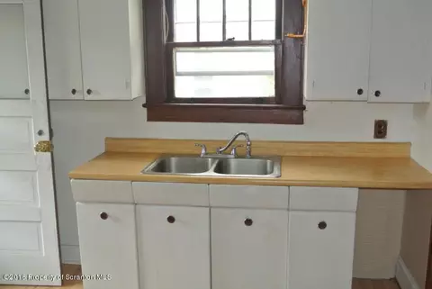 236 S 10th Ave, Scranton, PA 18504 photo 9