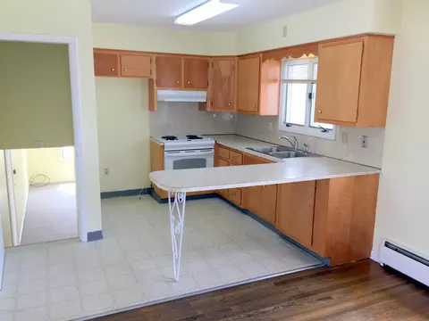 400 E Warren St, Dunmore, PA 18512 photo 6