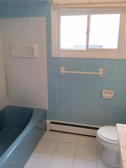 400 E Warren St, Dunmore, PA 18512 photo 20