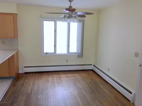 400 E Warren St, Dunmore, PA 18512 photo 8