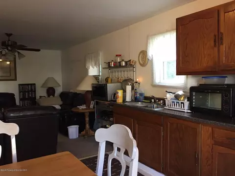 724 E Scott St, Olyphant, PA 18447 photo 7