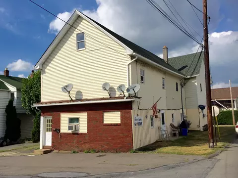 724 E Scott St, Olyphant, PA 18447 photo 1