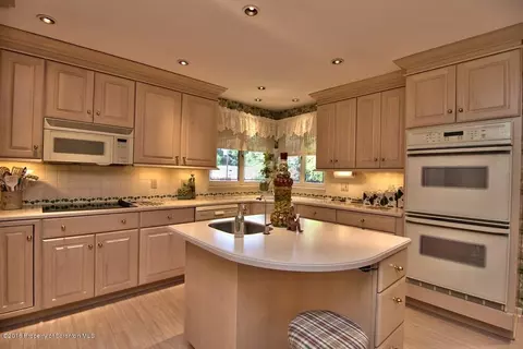 609 Cobb Ave, Scranton, PA 18505 photo 10