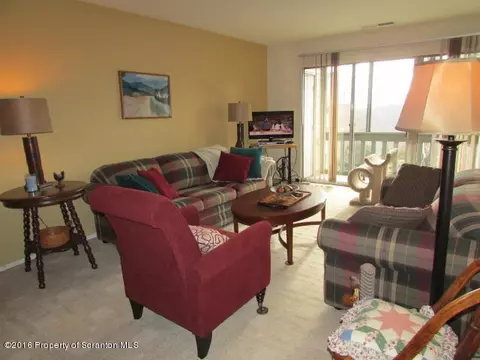 1706 Summit Pointe, Scranton, PA 18508 photo 4