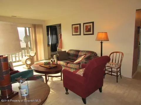 1706 Summit Pointe, Scranton, PA 18508 photo 3