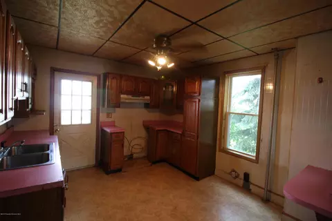 520 Delaware Ave, Olyphant, PA 18447 photo 29