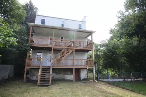520 Delaware Ave, Olyphant, PA 18447 photo 3