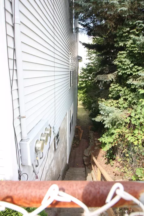 520 Delaware Ave, Olyphant, PA 18447 photo 5