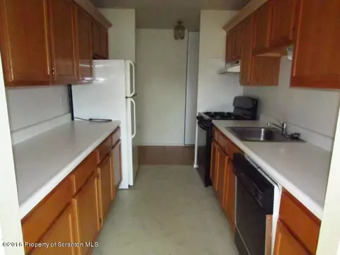 1707 Summit Pointe, Scranton, PA 18508 photo 4