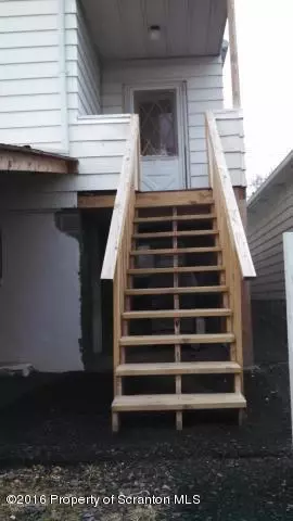 118 Smith St, Dunmore, PA 18512 photo 5