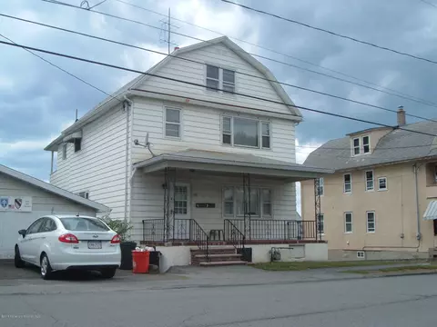 118 Smith St, Dunmore, PA 18512 photo 2