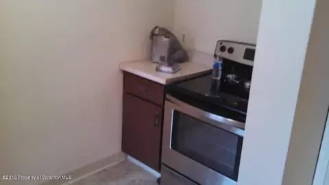 118 Smith St, Dunmore, PA 18512 photo 7