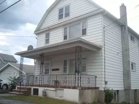 118 Smith St, Dunmore, PA 18512 photo 3