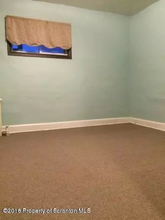 118 Smith St, Dunmore, PA 18512 photo 33