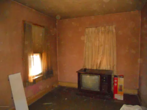 721 E Drinker St, Dunmore, PA 18512 photo 5