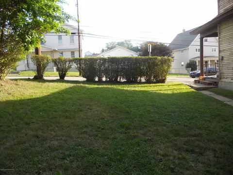 721 E Drinker St, Dunmore, PA 18512 photo 10