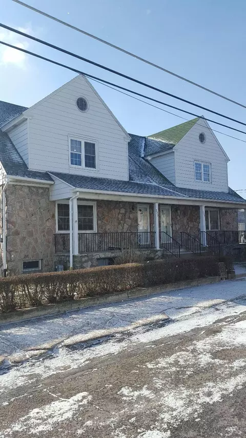 218 E 3rd St, Hazleton, PA 18201 photo 3