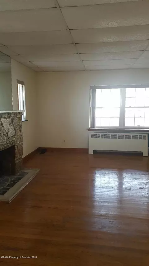 218 E 3rd St, Hazleton, PA 18201 photo 16