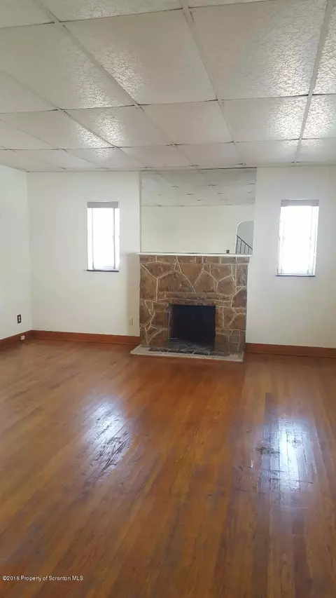 218 E 3rd St, Hazleton, PA 18201 photo 8