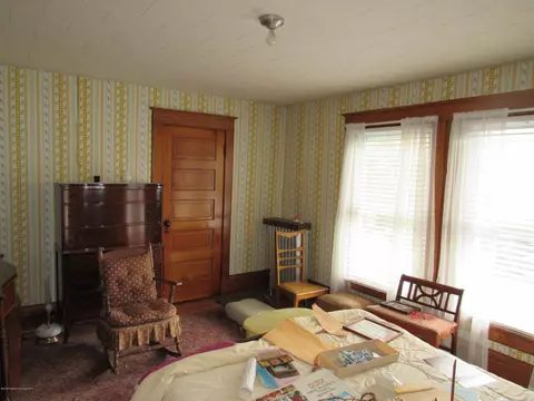 624 E Grant St, Olyphant, PA 18447 photo 9