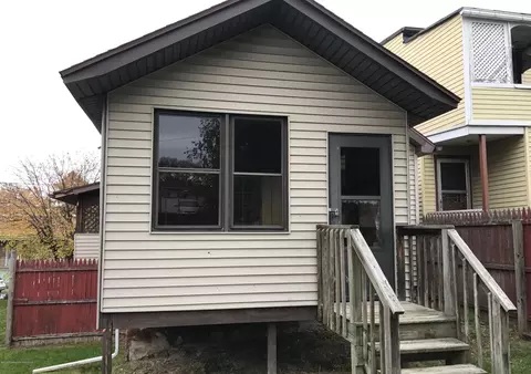 736 E Locust St, Scranton, PA 18505 photo 2