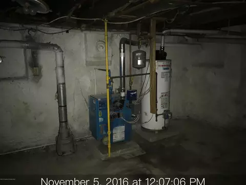 736 E Locust St, Scranton, PA 18505 photo 6