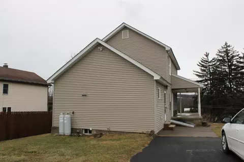 331 N Main St, Old Forge, PA 18518 photo 2