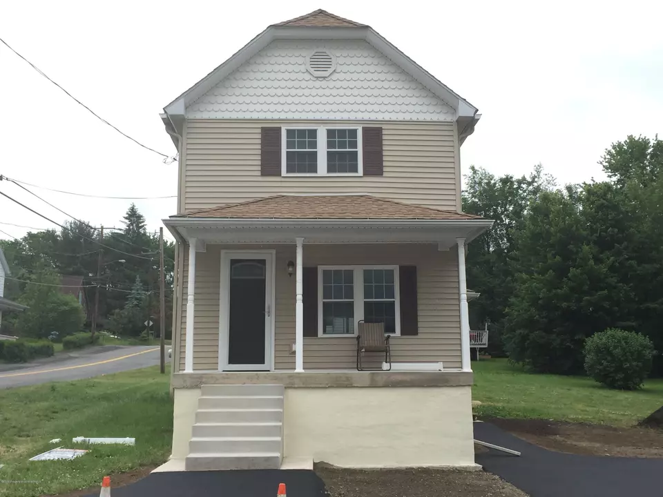  101 Erie St, Jessup, PA 18434 photo 15