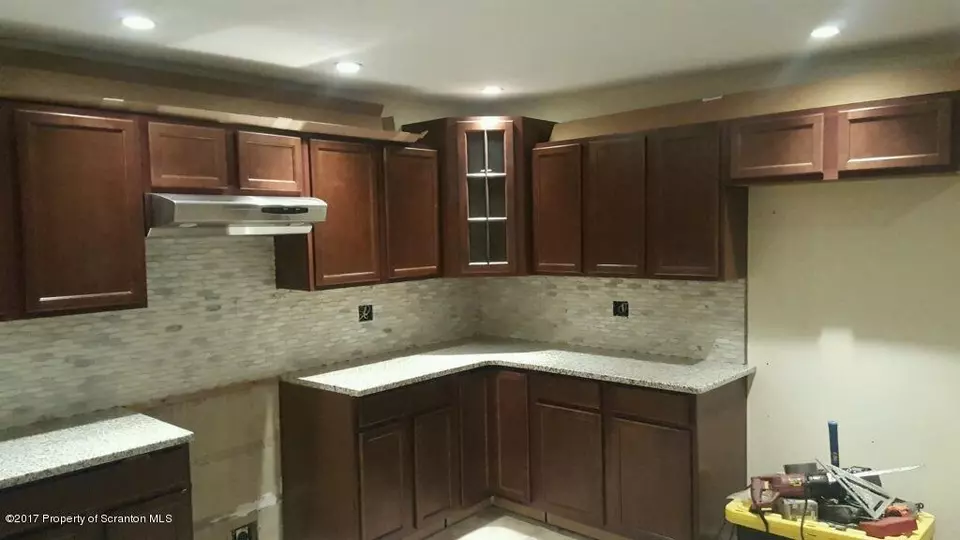  101 Erie St, Jessup, PA 18434 photo 6