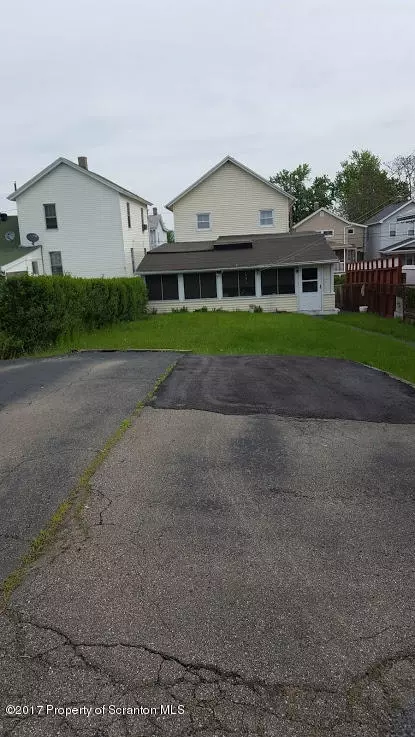 535 Eynon St, Scranton, PA 18504 photo 2