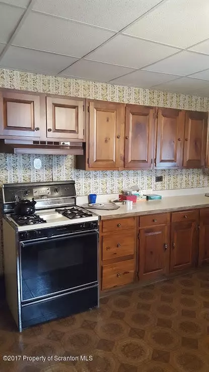 535 Eynon St, Scranton, PA 18504 photo 4