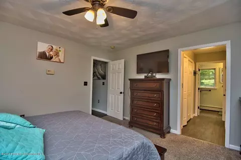 605 Loop Ave, Scranton, PA 18508 photo 17