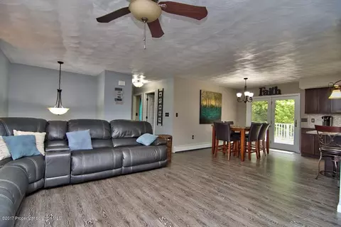 605 Loop Ave, Scranton, PA 18508 photo 5