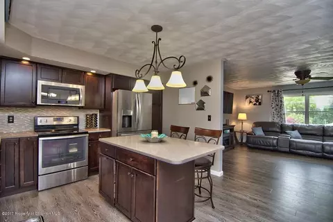 605 Loop Ave, Scranton, PA 18508 photo 9