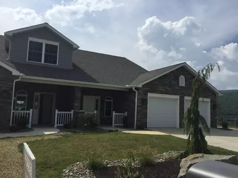 117 Forest Dr, Eynon, PA 18403 photo 2