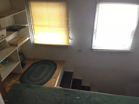 719 E Drinker St, Dunmore, PA 18512 photo 42