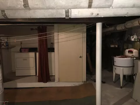 719 E Drinker St, Dunmore, PA 18512 photo 15