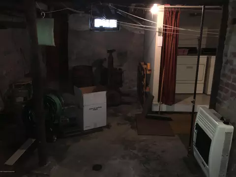 719 E Drinker St, Dunmore, PA 18512 photo 16