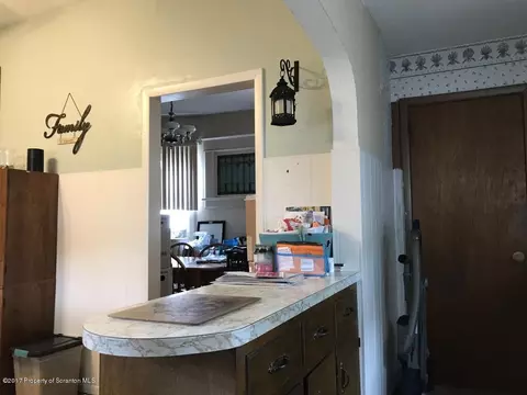 177 E Pine St, Dunmore, PA 18512 photo 7