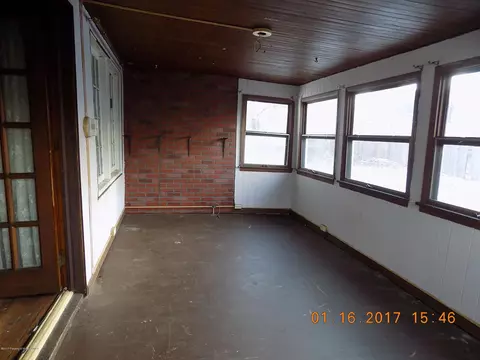 407 Susquehanna Ave, Olyphant, PA 18447 photo 8