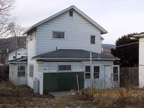 407 Susquehanna Ave, Olyphant, PA 18447 photo 2