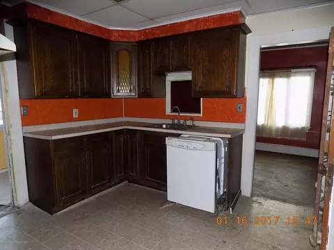 407 Susquehanna Ave, Olyphant, PA 18447 photo 10